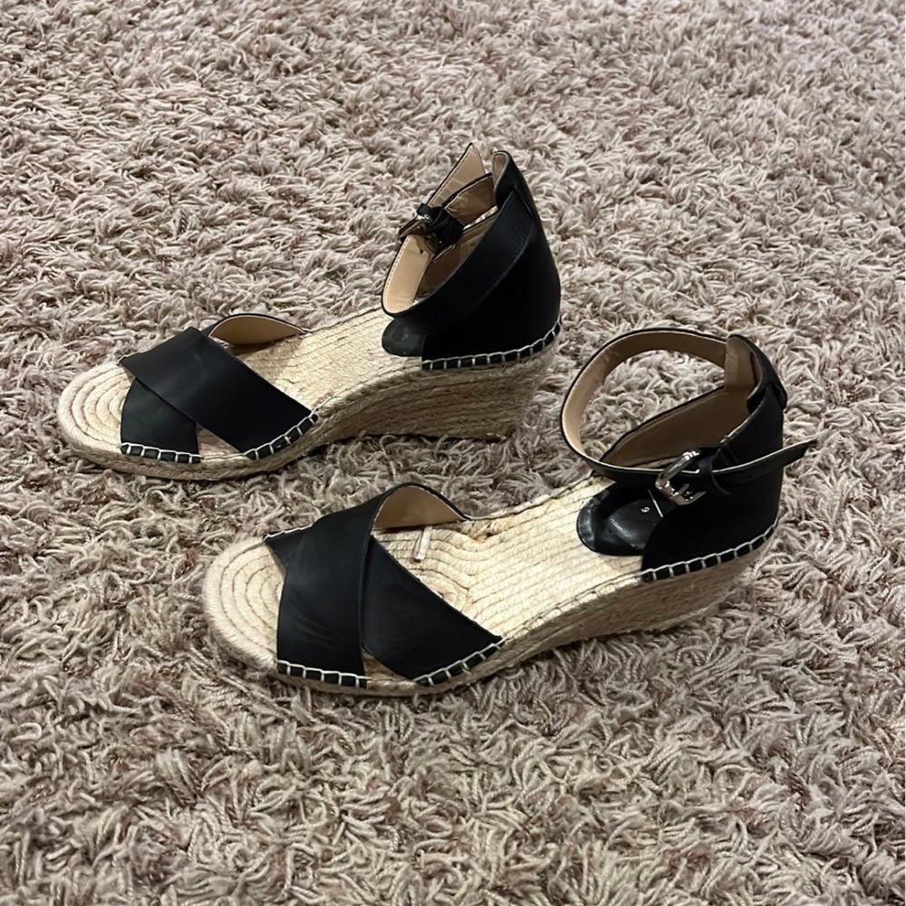 Women’s wedge sandals